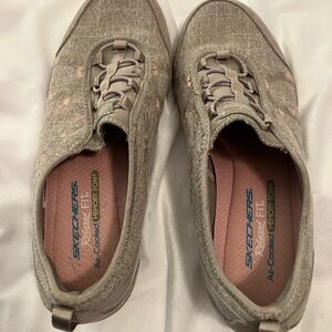 NWOT: Skechers 8.5 Taupe Knit Slip-On Sneakers with Pink Insole